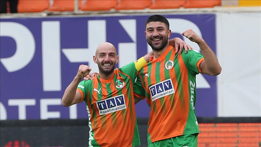Alanyaspor haftalar sonra kazandı