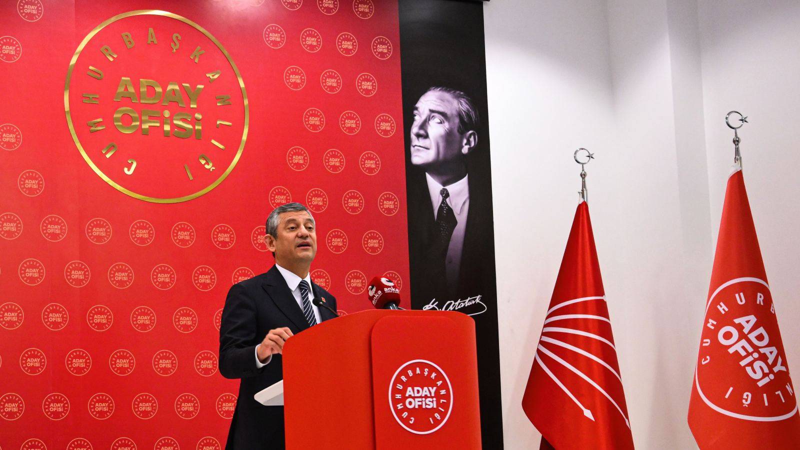 Özgür Özel CHP’nin iktidar programını açıkladı