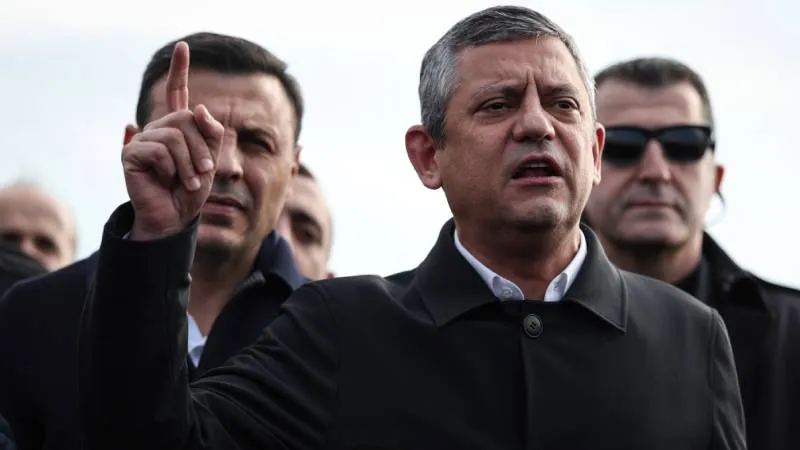 Özgür Özel’in İmamoğlu’nun diploması davası yorumu: Bir delilikle uğraşıyoruz