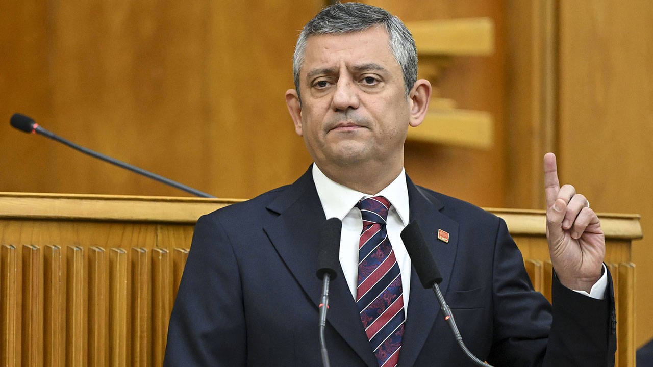 Özgür Özel, Erdoğan’a seslendi: Depremin yıldönümünde Hatay’ı birlikte gezelim