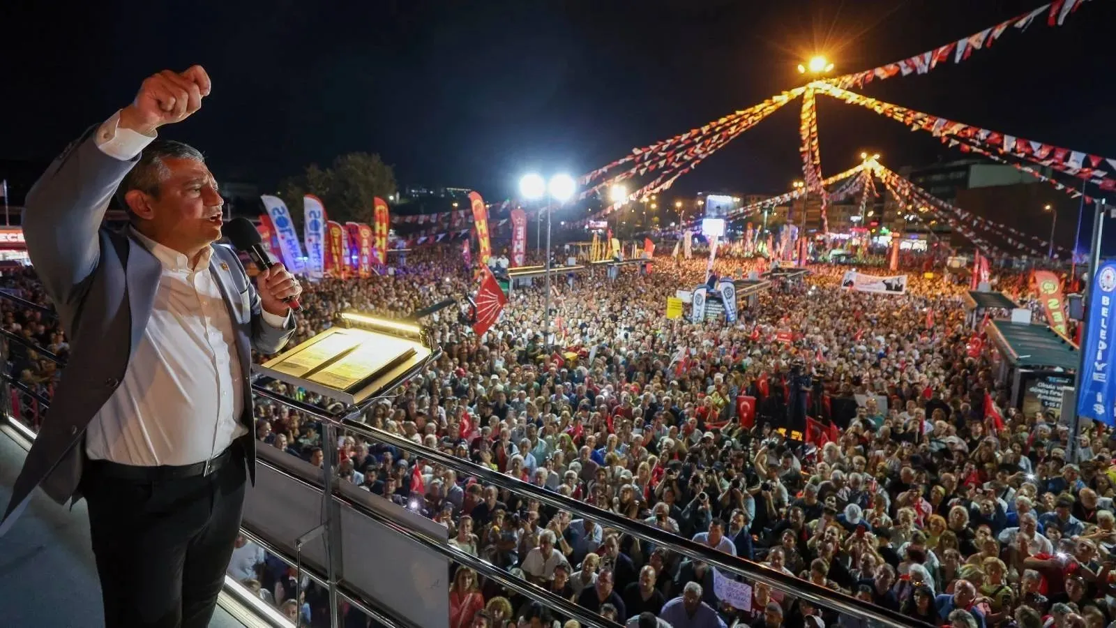 Özgür Özel’den emekli aylığı tepkisi: Erdoğan’a sesleniyorum, bu tükenmişlik sendromudur; millet senden zam değil sandık bekliyor!