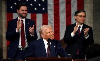 Demokrasi bir “ara rejim” miydi? İnsanoğlu fabrika ayarlarına mı dönüyor?