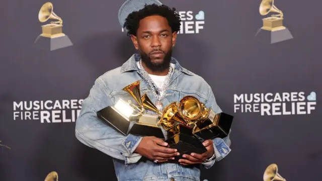 Bu gece Grammy gecesi: ‘Yılın en büyük müzik ödülleri’nin favorileri ve ilkleri