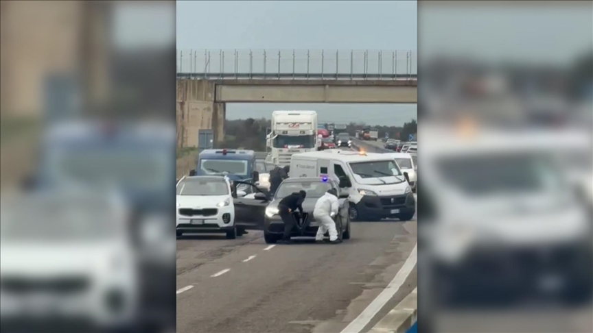 İtalya’da zırhlı para nakil aracı soygunu: Filmlerdeki gibi çatıştılar