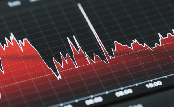 Büyük şüphe: Trump’ın ‘İran’la görüşüyoruz’ demesinden 15 dakika önce birileri 580 milyon dolarlık petrol kontratı sattı