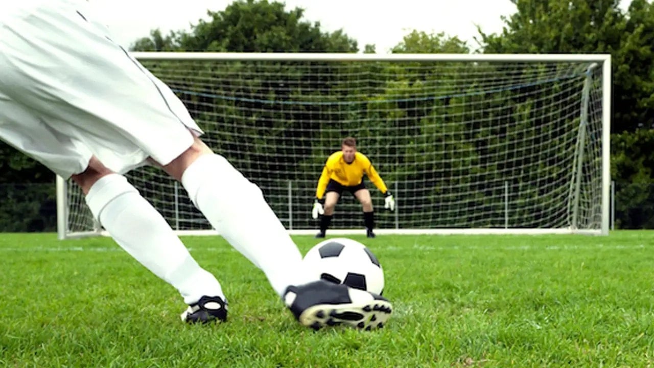 Takım maç için 113 km yol gelecek, penaltı atıp dönecek