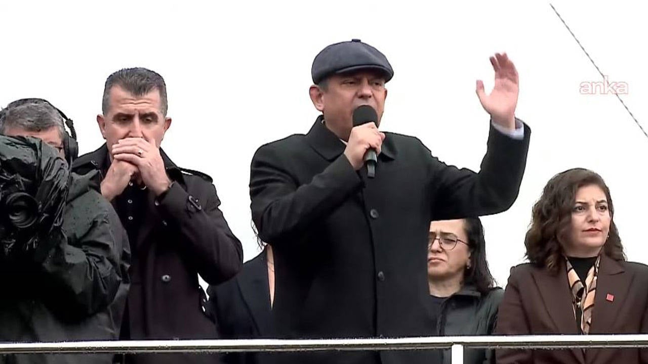 Özgür Özel CHP’nin 100 mitinginde konuştu: Çanakkale’den dört alıp bir verdiler