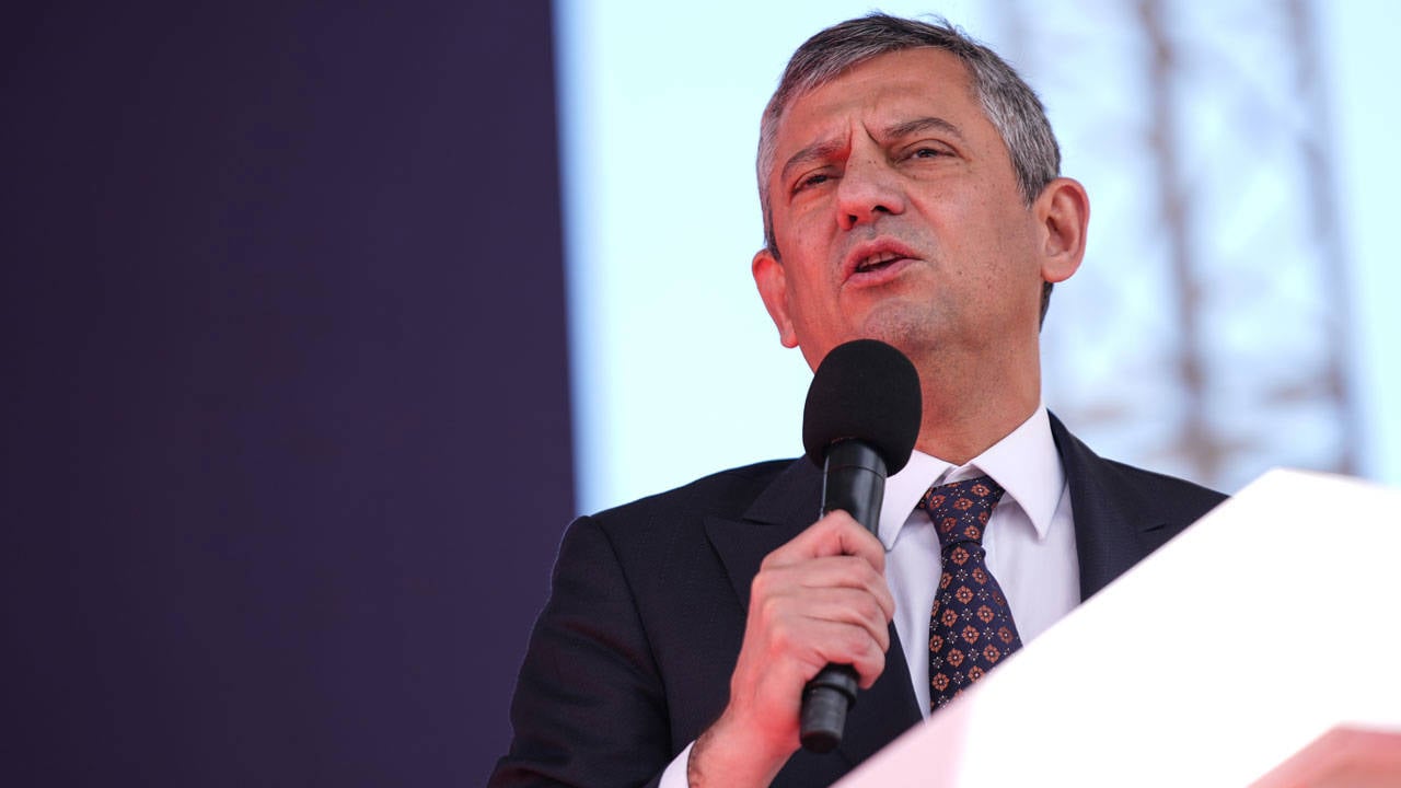 Özgür Özel Nevşehir mitinginde: Türkiye’de bütün yasakları gidereceğiz!