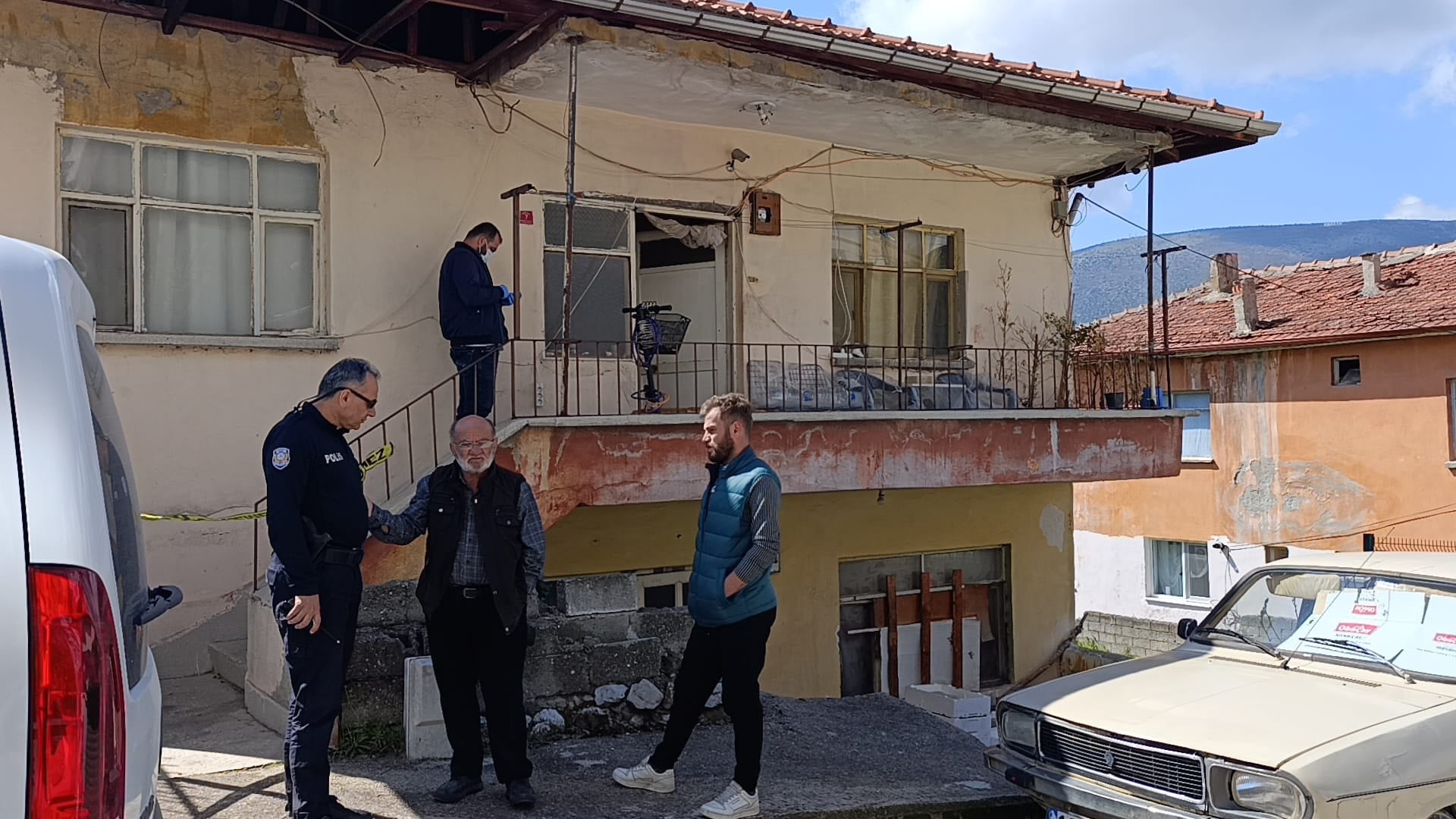 Aile 11 yıl arayla iki faciada bu evde yok oldu