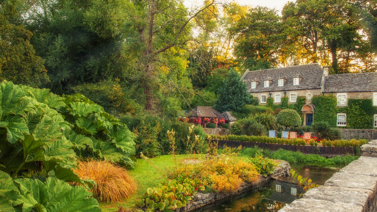 ‘Dünyanın en güzel köyü’: Turist gelmesin diye hizmeti kestiler