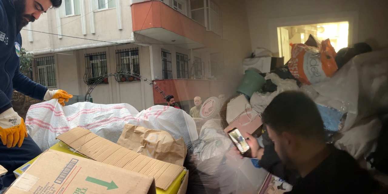 Çöp ev: Üç kamyon çöp çıktı, mahkeme ‘durun’ dedi