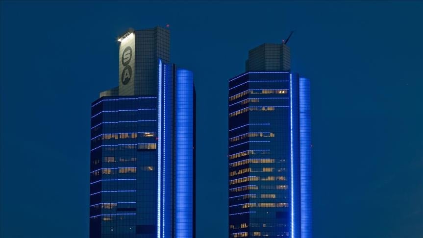 Sabancı Holding dev satış için el sıkıştı