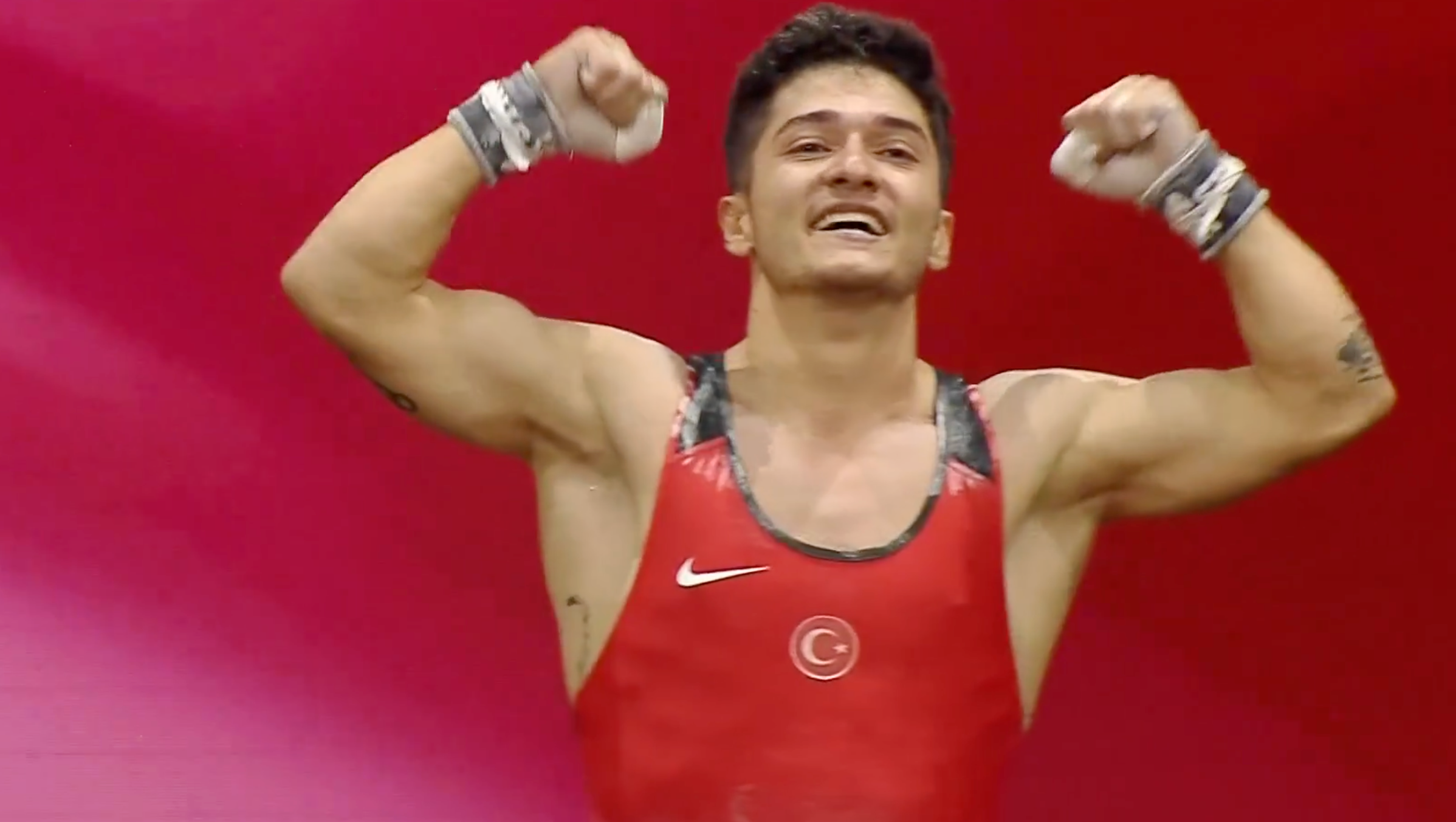 Milli halterci rekor kırarak Avrupa şampiyonu oldu