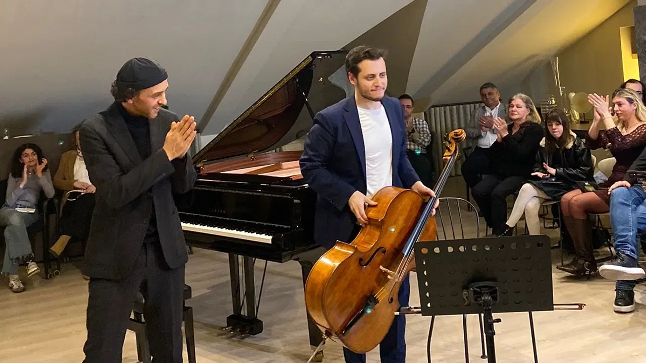 Salon Mumhane’de çello ve piyano ikilisi