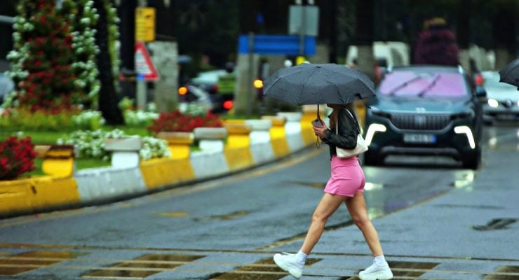 Meteoroloji İstanbul ve 18 ilde sağanak yağış bekliyor