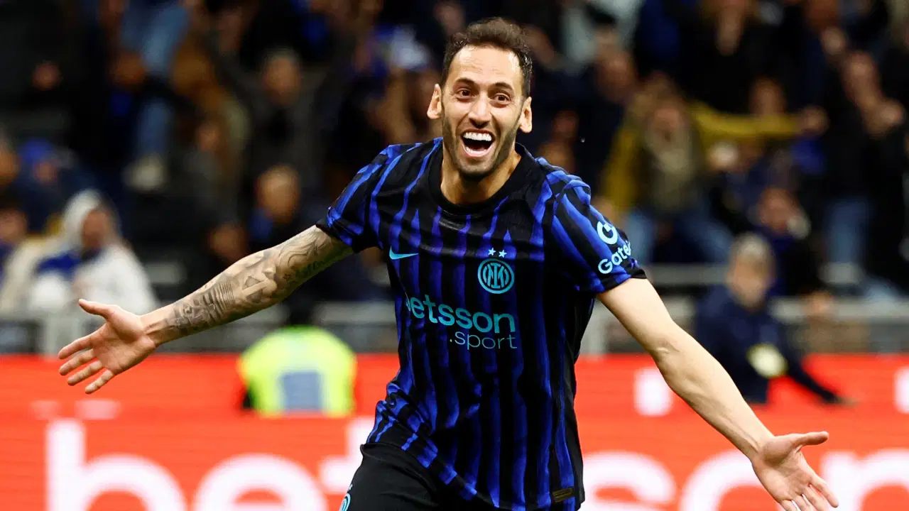 Hakan Çalhanoğlu Inter’i İtalya Kupası’nda finale taşıdı!