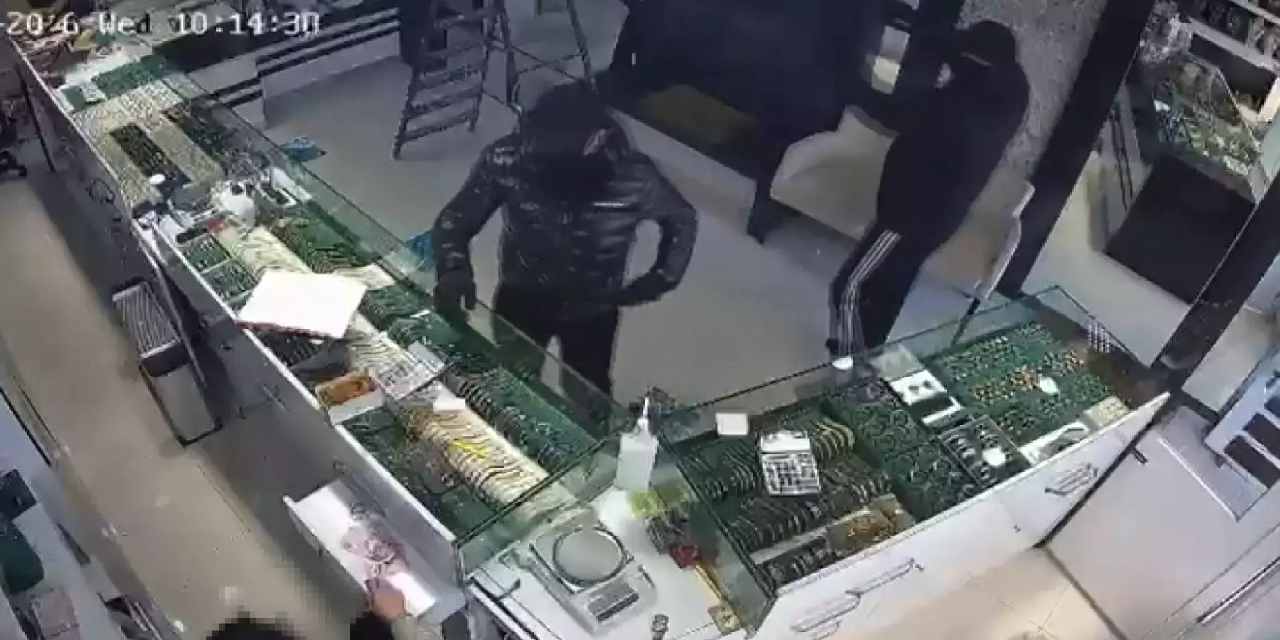 Öyle bir  çığlık attı ki soygunu unutup kaçtılar